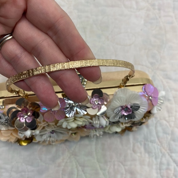 Floral Beaded Embellished Cream and Pink Clutch with Gold handle and chain. - Picture 2 of 16